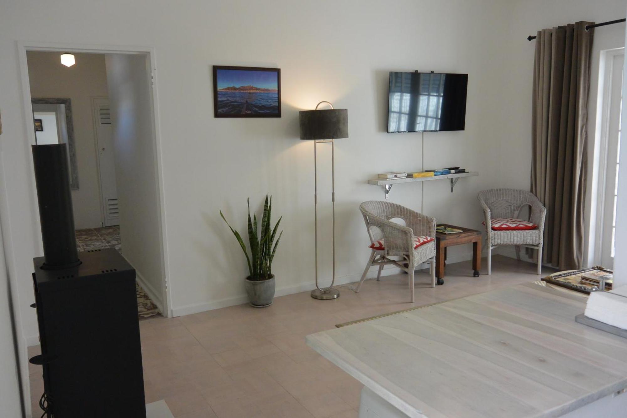 Keenan's At 9 Nirvana Apartment
